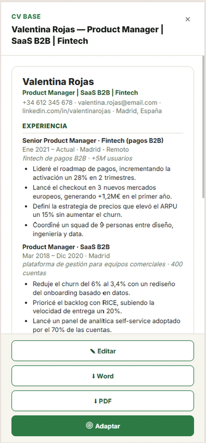 Un currículum abierto dentro de Proxi: experiencia con logros redactados y cifras, y los botones para editarlo, descargarlo en Word o PDF y adaptarlo a un rol. Captura del producto